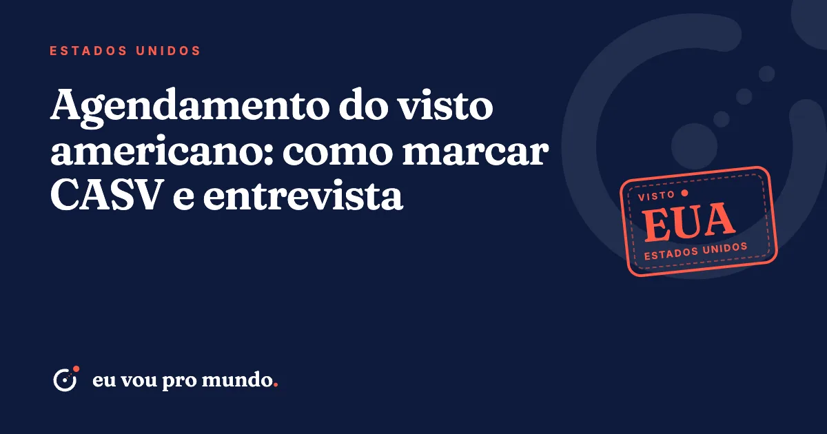 Pessoa agendando o visto americano no notebook, com passaporte e confirmação do DS-160 sobre a mesa