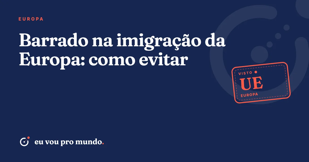 Viajante brasileiro apresenta passaporte e documentos ao agente de imigração em aeroporto europeu