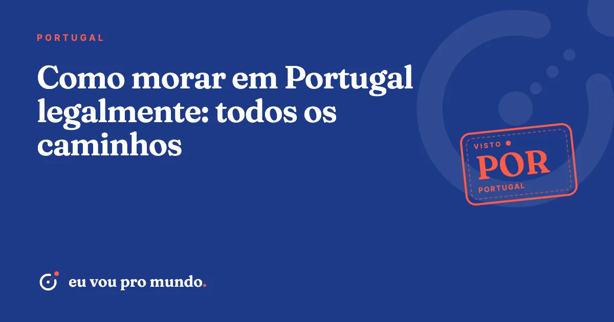 Brasileira com passaporte e documentos de visto observando os telhados de Lisboa ao entardecer