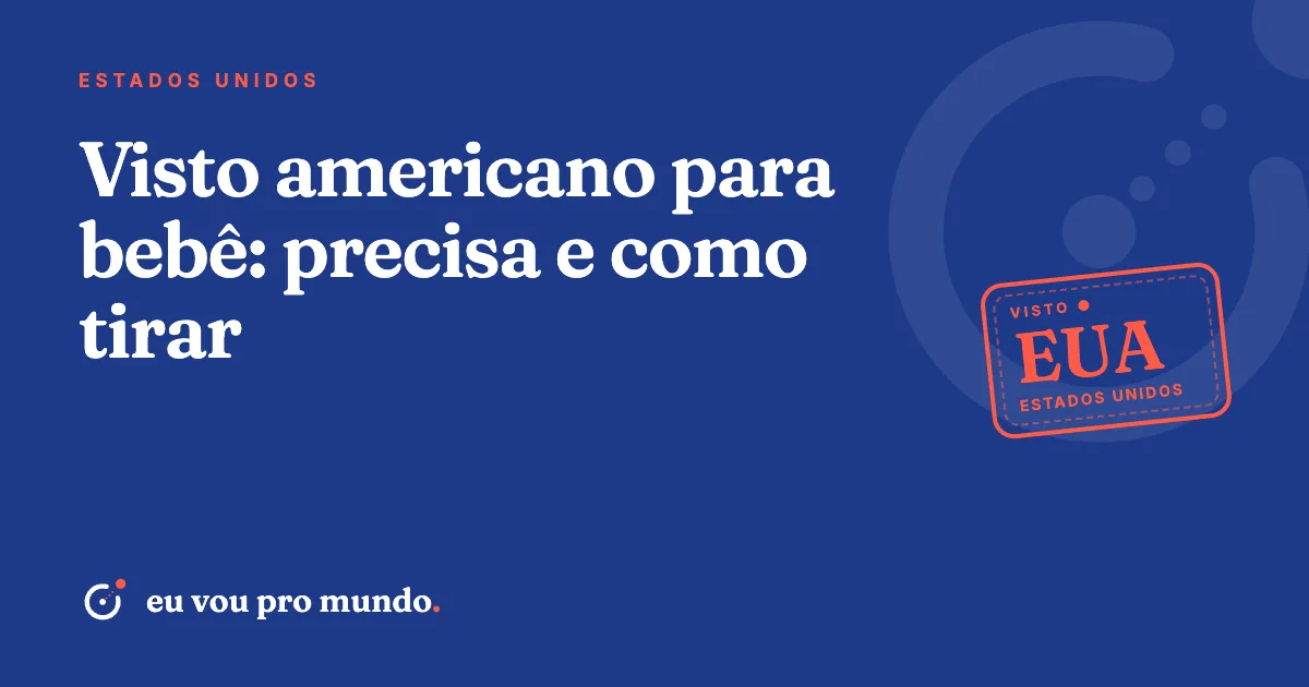 Pais com bebê no colo segurando passaportes brasileiros diante de consulado americano para entrevista de visto