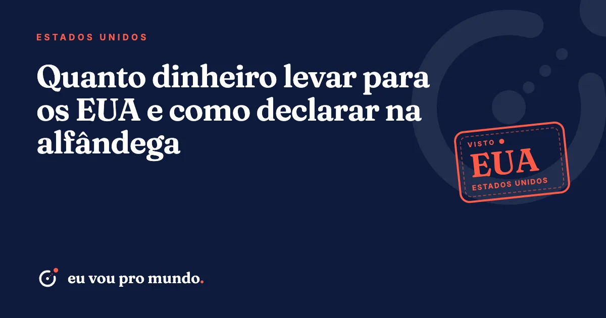 Viajante brasileira separando dólares, cartão e passaporte com visto americano sobre a mesa antes de viajar aos EUA