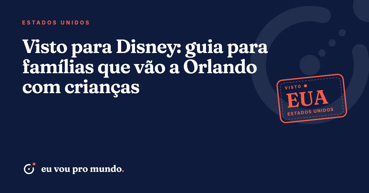 Família brasileira com duas crianças segurando passaportes antes de viajar para os parques da Disney em Orlando