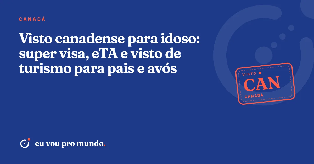 Casal de avós brasileiros com passaportes no aeroporto, prontos para visitar filhos e netos no Canadá
