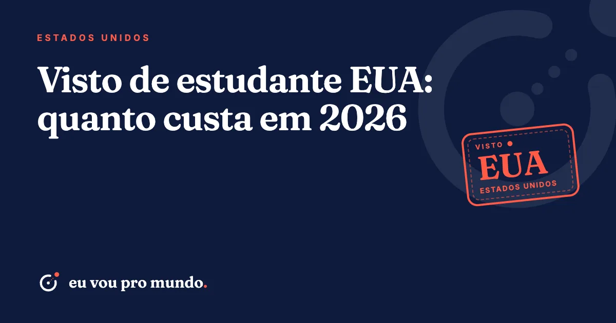 Estudante brasileira com passaporte, I-20 e comprovantes de taxas organizando o visto de estudante para os EUA