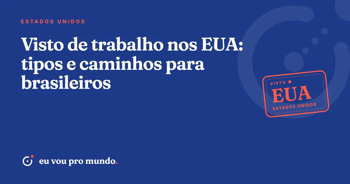 Profissional brasileira com passaporte e laptop em escritório, planejando o visto de trabalho para os EUA