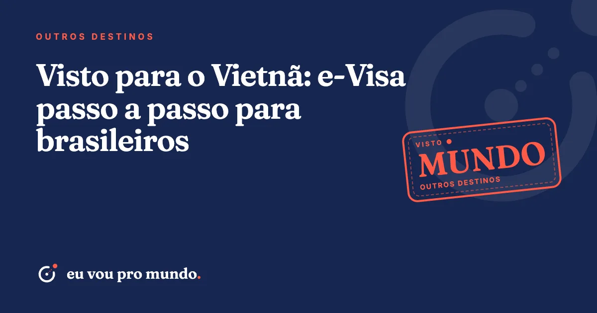 Barcos tradicionais na Baía de Ha Long, no Vietnã, com passaporte brasileiro e e-Visa impresso em primeiro plano